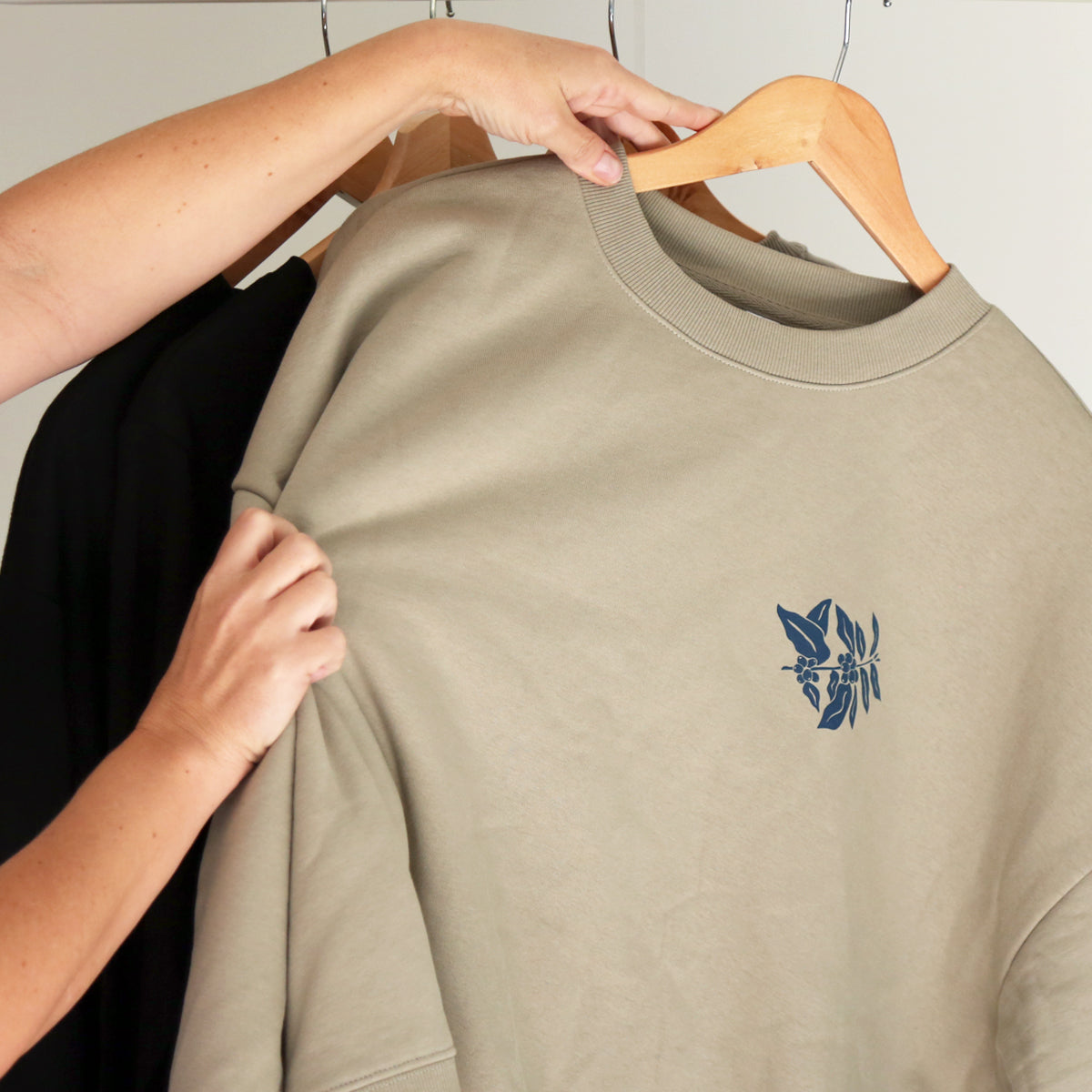 Paradox Kinetic Women's Crew Jumper - Eucalyptus